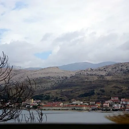 Lucija Pag 公寓
